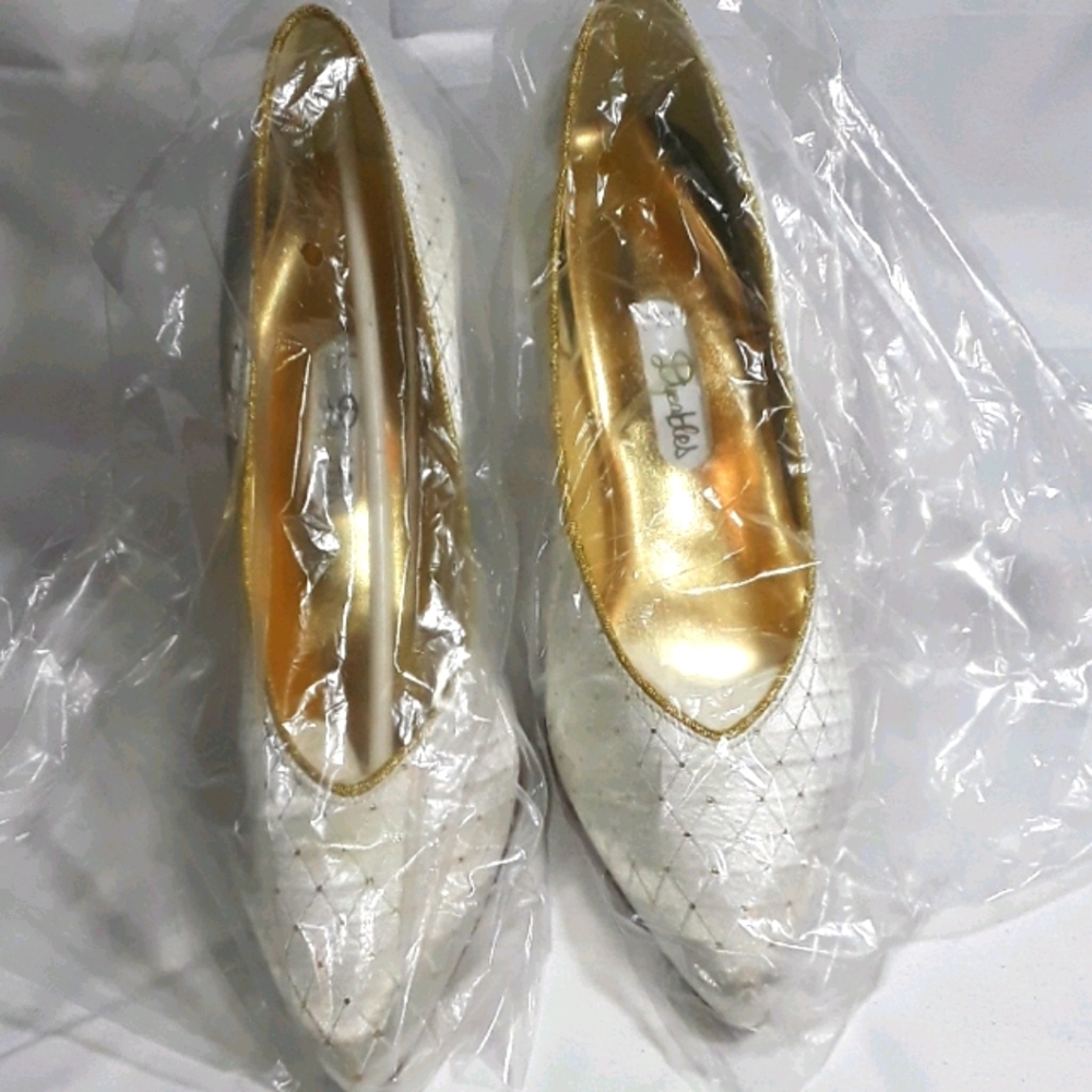 Vintage off shelf shoes
